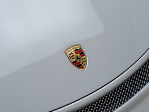 Used 2018 Porsche 911 GT3 RWD image 23