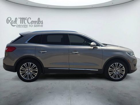Used 2017 Lincoln MKX Reserve w/ Lincoln MKX Climate Package FWD image 6