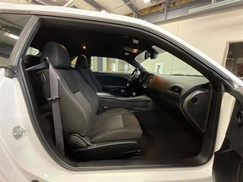Used 2020 Dodge Challenger SXT image 18