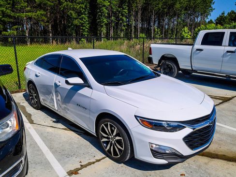 Used 2022 Chevrolet Malibu RS FWD image 2