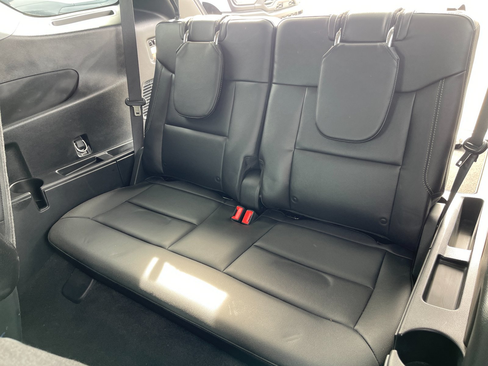 Used 2022 Ford Explorer Limited w/ Equipment Group 301A RWD image 18