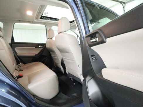 Used 2015 Subaru Forester 2.5i Limited w/ Popular Package #2 AWD/4WD image 11