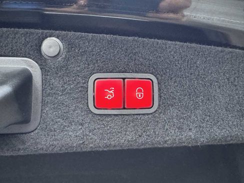 Used 2015 Mercedes-Benz S 550 Sedan image 46