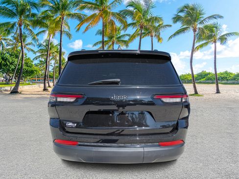 Used 2024 Jeep Grand Cherokee L Altitude RWD image 5
