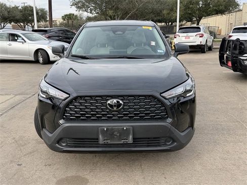Used 2023 Toyota Corolla Cross L image 2