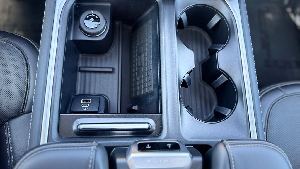 Used 2025 Ford Expedition Platinum AWD/4WD image 18