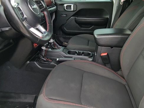 Used 2019 Jeep Wrangler Unlimited Rubicon w/ Cold Weather Group AWD/4WD image 30