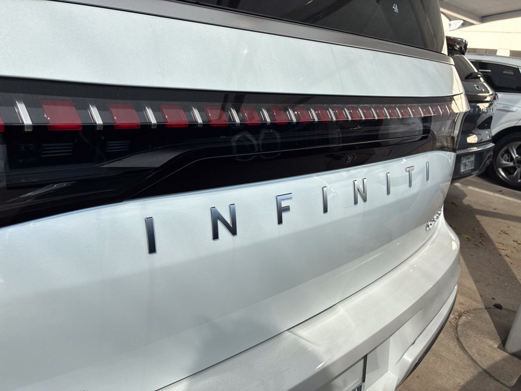 New 2027 INFINITI QX80 Luxe w/ Cargo Package RWD image 17