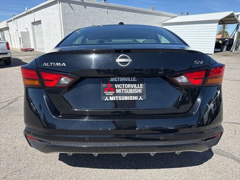 Used 2024 Nissan Altima 2.5 SV image 6