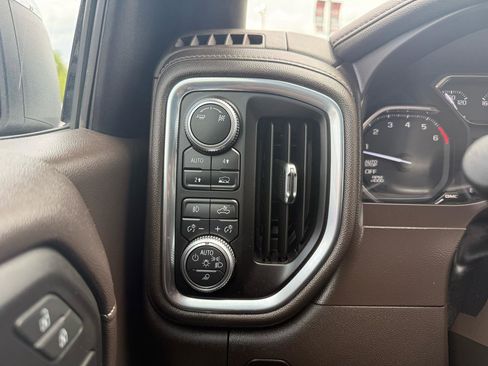 Used 2019 GMC Sierra 1500 SLT AWD/4WD image 19