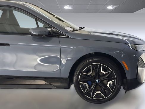 Used 2024 BMW iX xDrive50 w/ Sport Package AWD/4WD image 21