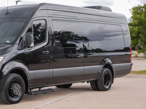 Used 2024 Mercedes-Benz Sprinter 3500 image 8
