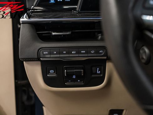 Used 2021 Cadillac Escalade Premium Luxury w/ Driver Assist Tech Package image 26