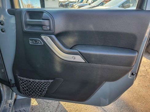 Used 2014 Jeep Wrangler Unlimited Sahara w/ Dual Top Group image 19