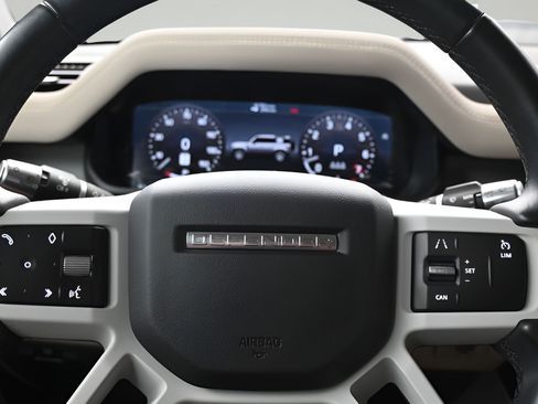Used 2020 Land Rover Defender 110 SE AWD/4WD image 18