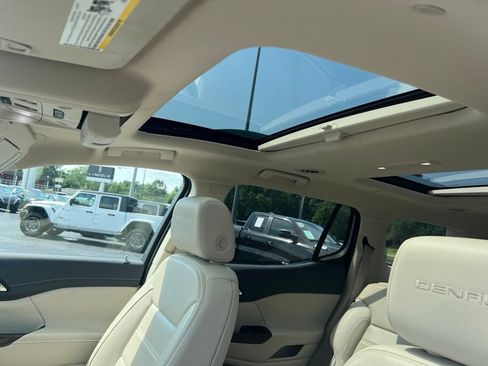 Used 2020 GMC Acadia Denali FWD image 9