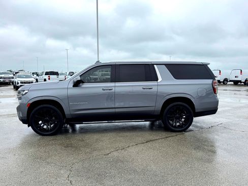 Used 2022 Chevrolet Suburban LT RWD image 10