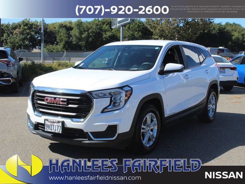 Used 2024 GMC Terrain SLE FWD image 3