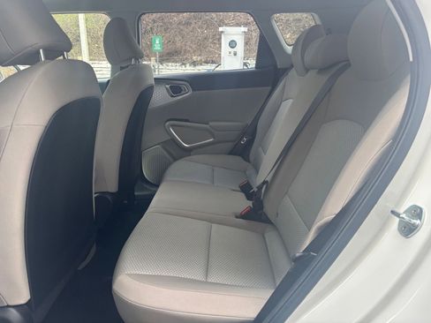 Used 2025 Kia Soul LX w/ LX Technology Package image 23