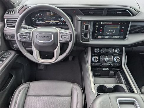 Used 2023 GMC Yukon Denali RWD image 10