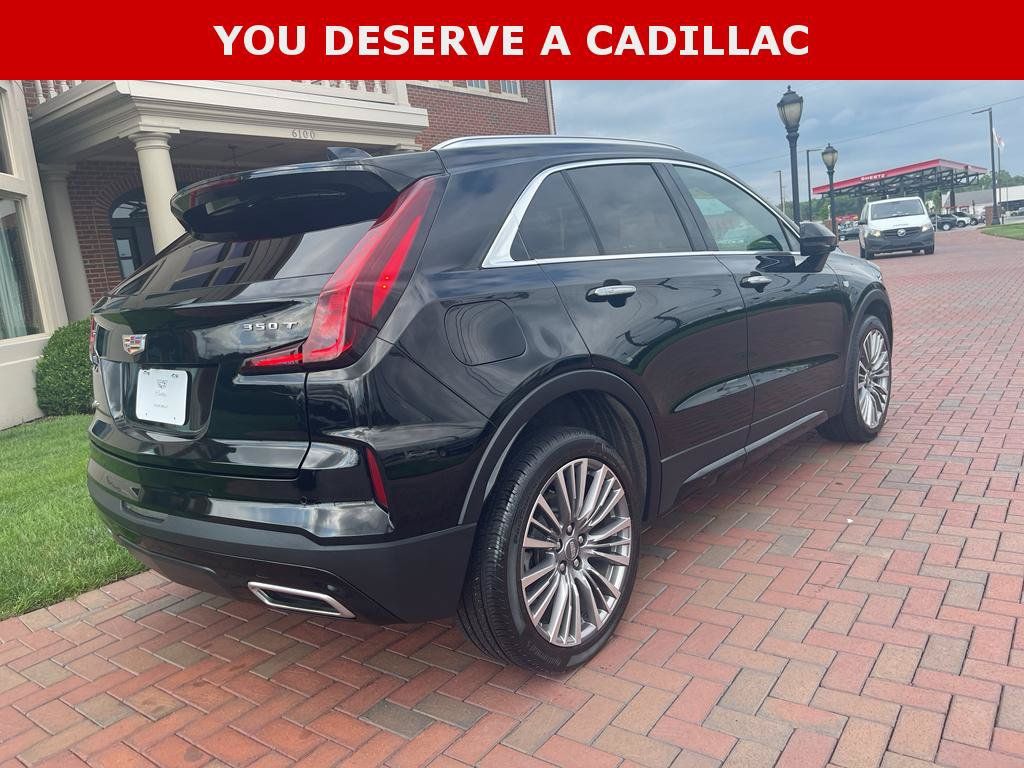 Used 2024 Cadillac XT4 Premium Luxury AWD/4WD image 8