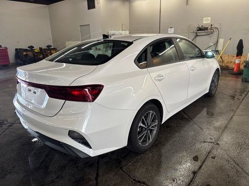 Used 2024 Kia Forte LXS FWD image 3