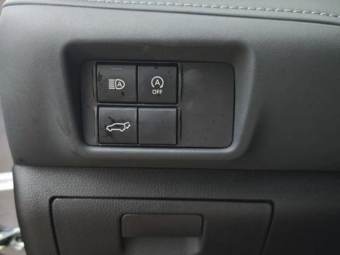 Used 2025 Toyota Highlander XSE image 27