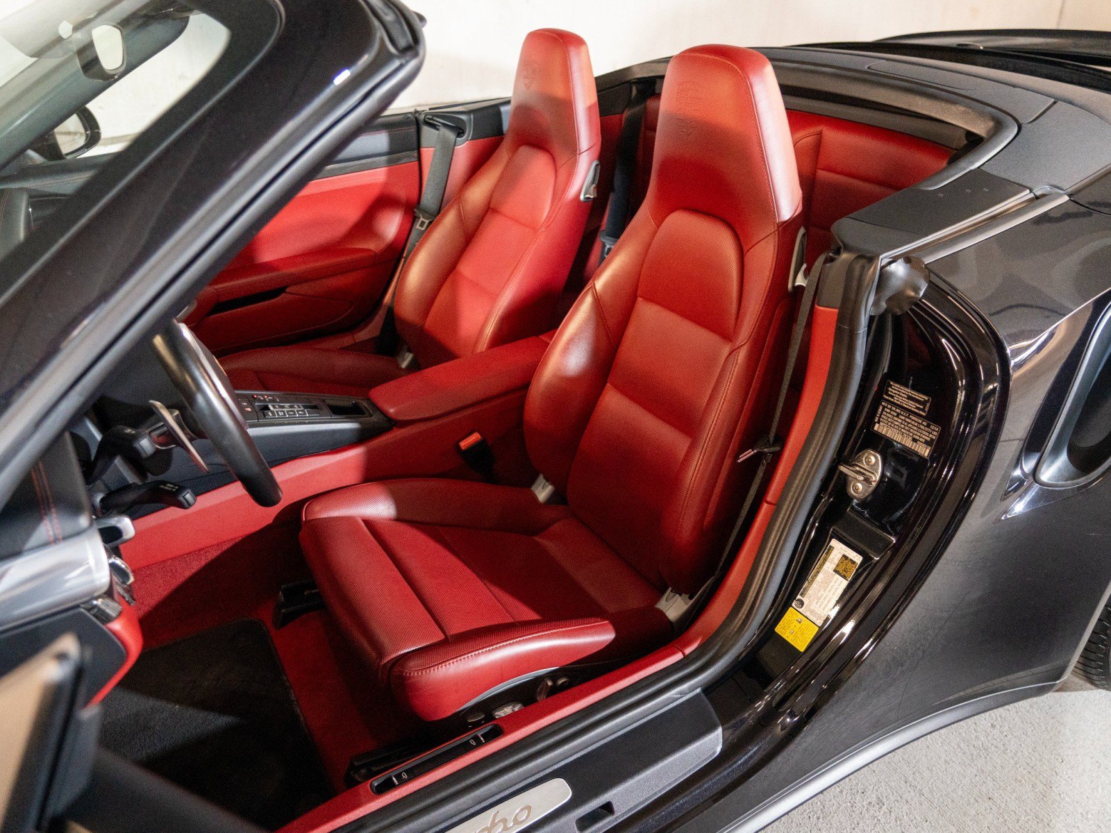 Certified 2015 Porsche 911 4 Cabriolet AWD/4WD image 5