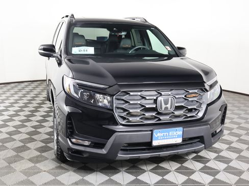 Certified 2022 Honda Passport TrailSport image 3