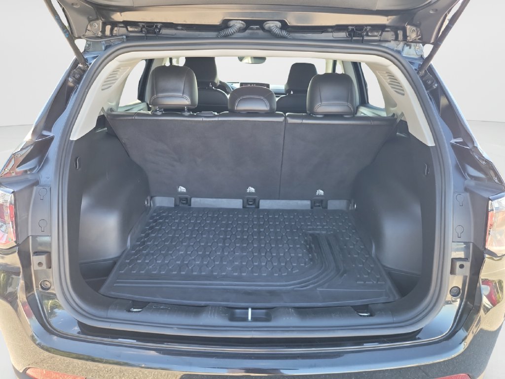 Used 2022 Jeep Compass Latitude FWD image 9