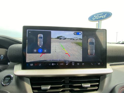 Used 2025 Ford Explorer ST-Line w/ ST-Line Street Pack AWD/4WD image 36
