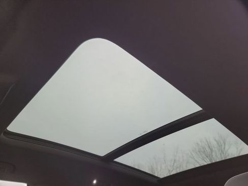 Used 2022 Volkswagen Atlas Cross Sport SEL R-Line image 18