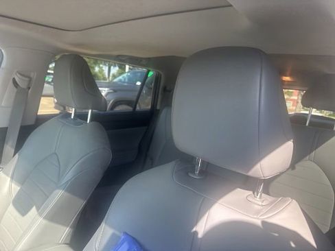 Used 2020 Toyota Highlander XLE FWD image 10