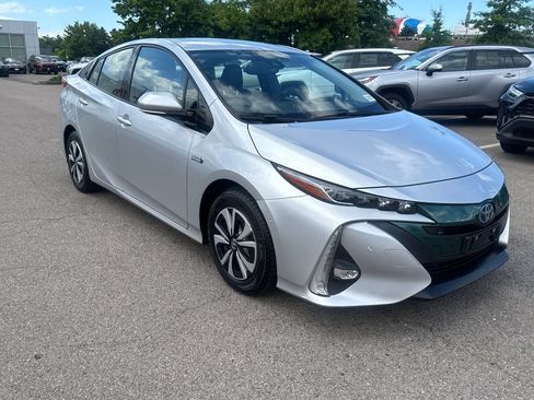 Used 2019 Toyota Prius Prime Advanced FWD image 10