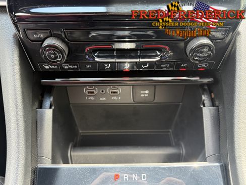 Used 2025 Jeep Grand Cherokee Laredo X AWD/4WD image 13