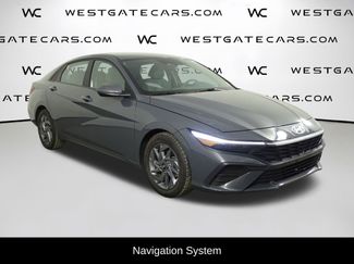 Used 2024 Hyundai Elantra SEL video 2