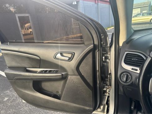 Used 2019 Dodge Journey Crossroad FWD image 20