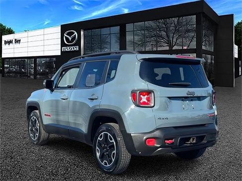 Used 2016 Jeep Renegade Trailhawk w/ Premium Trailhawk Package image 4