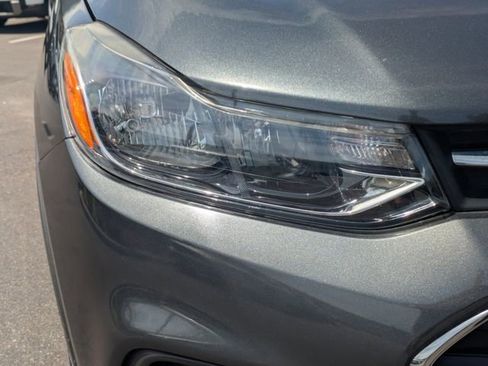 Used 2020 Chevrolet Trax LS image 9