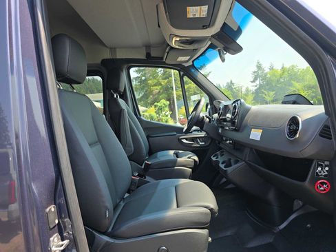Used 2026 Mercedes-Benz Sprinter 2500 image 11