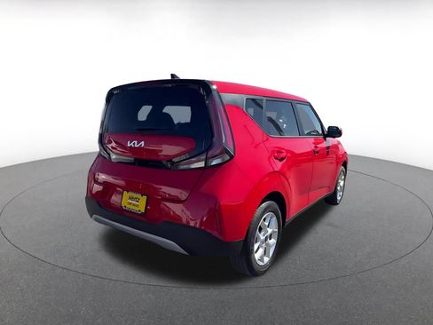 Used 2025 Kia Soul LX w/ LX Technology Package FWD image 14