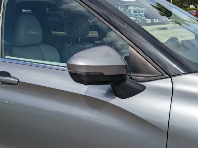 Used 2024 Mitsubishi Outlander SEL FWD image 12
