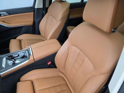 Used 2022 BMW X7 xDrive40i w/ Premium Package image 10