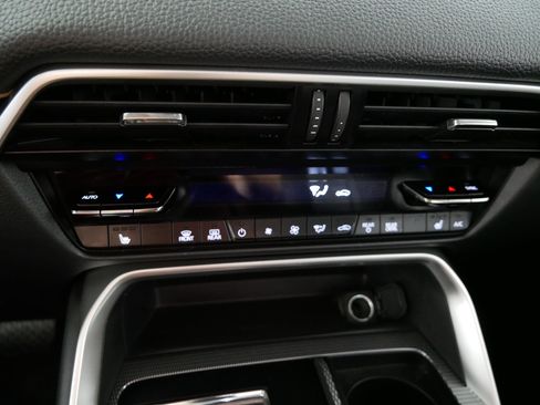 Used 2024 MAZDA CX-90 Plug-In Hybrid w/ Premium Pkg AWD/4WD image 23