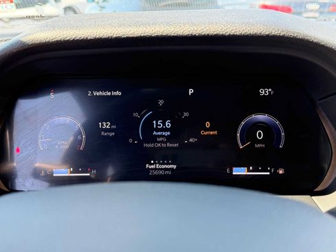 Used 2023 Jeep Grand Cherokee L Laredo RWD image 17