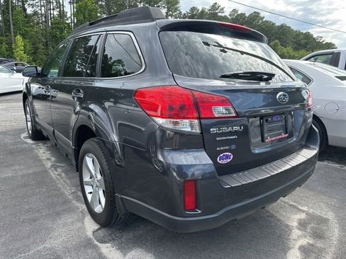 Used 2013 Subaru Outback 2.5i Limited w/ Moonroof Pkg AWD/4WD image 4