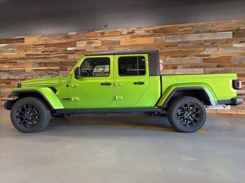 Used 2025 Jeep Gladiator Sport image 10