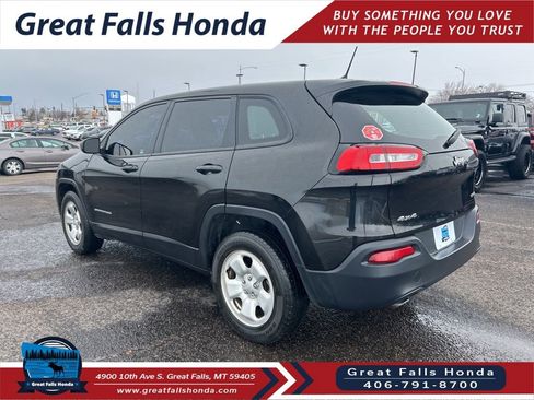 Used 2016 Jeep Cherokee Sport image 5