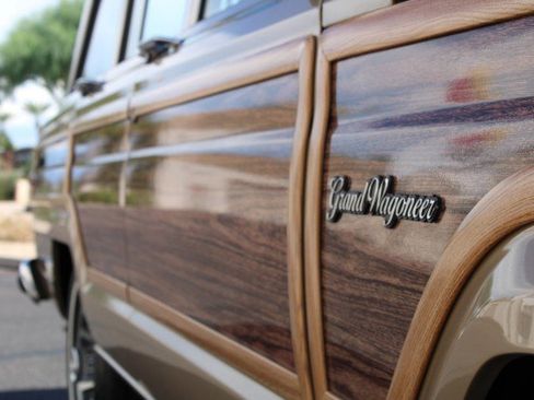 Used 1990 Jeep Grand Wagoneer image 40