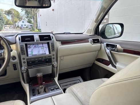 Used 2013 Lexus GX 460 image 30